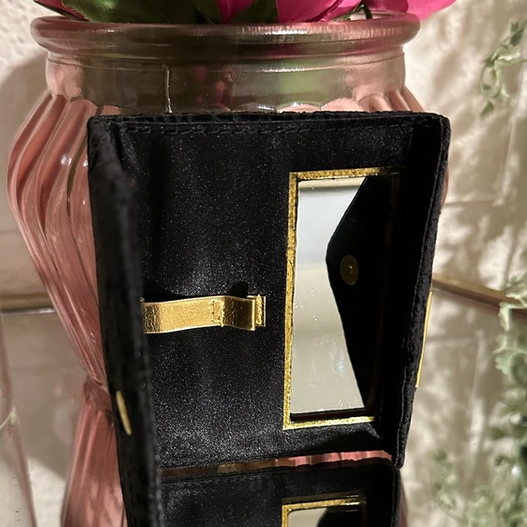 Dolce and Gabanna black lace cosmetic brush case mirror for card/cash RARE - Picture 5 of 12